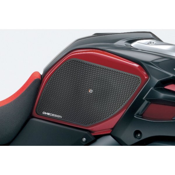 Puig Lateral Tank Pads Suzuki C/Black